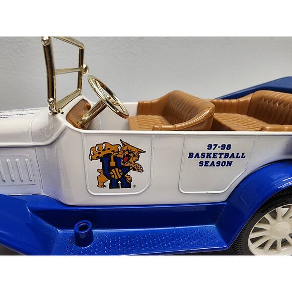UK Wildcats 1997–98 Diecast Bank – 1917 Maxwell Touring Car by Ertl -Missing Key - Picture 2 of 16